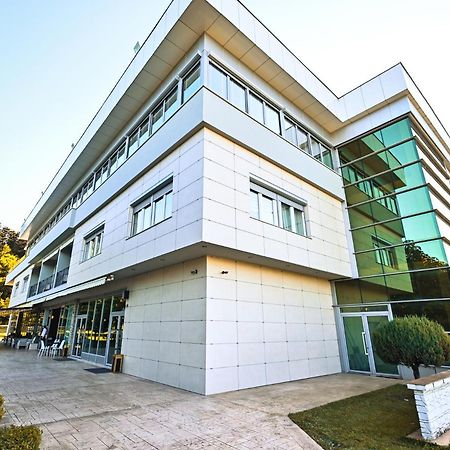 Hotel La Villa Gjakova Экстерьер фото