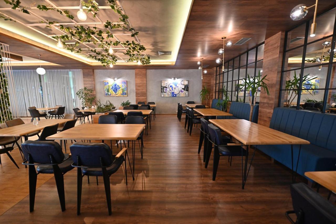 Hotel La Villa Gjakova Экстерьер фото