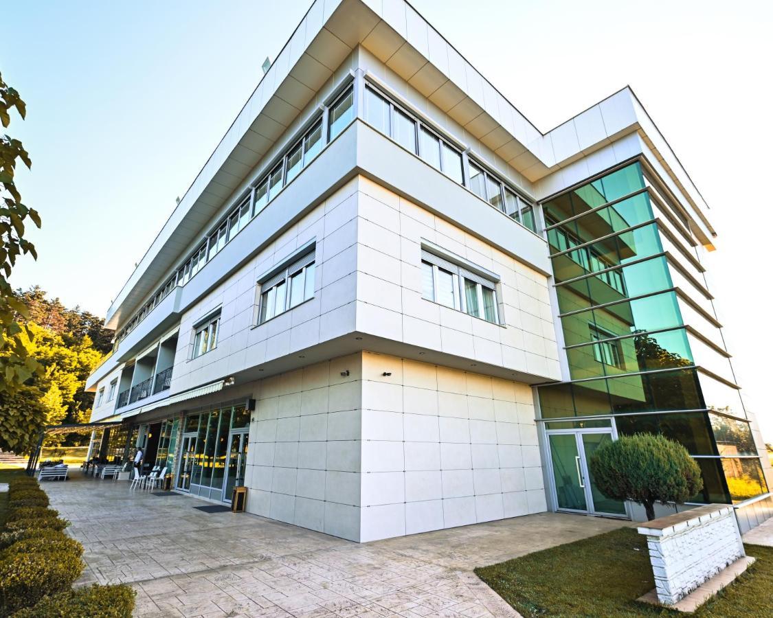 Hotel La Villa Gjakova Экстерьер фото