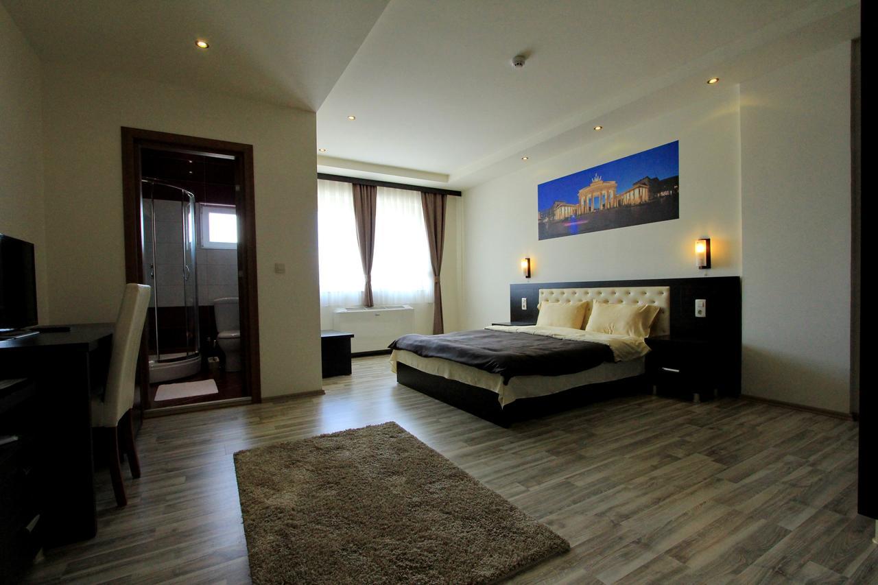 Hotel La Villa Gjakova Номер фото