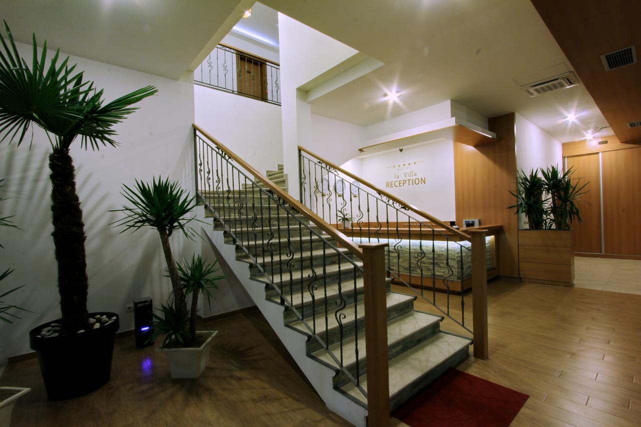 Hotel La Villa Gjakova Экстерьер фото