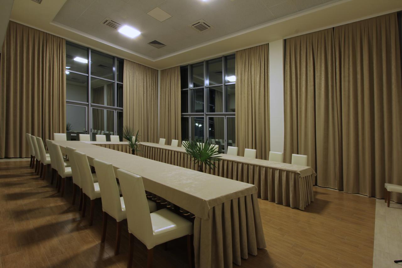 Hotel La Villa Gjakova Экстерьер фото