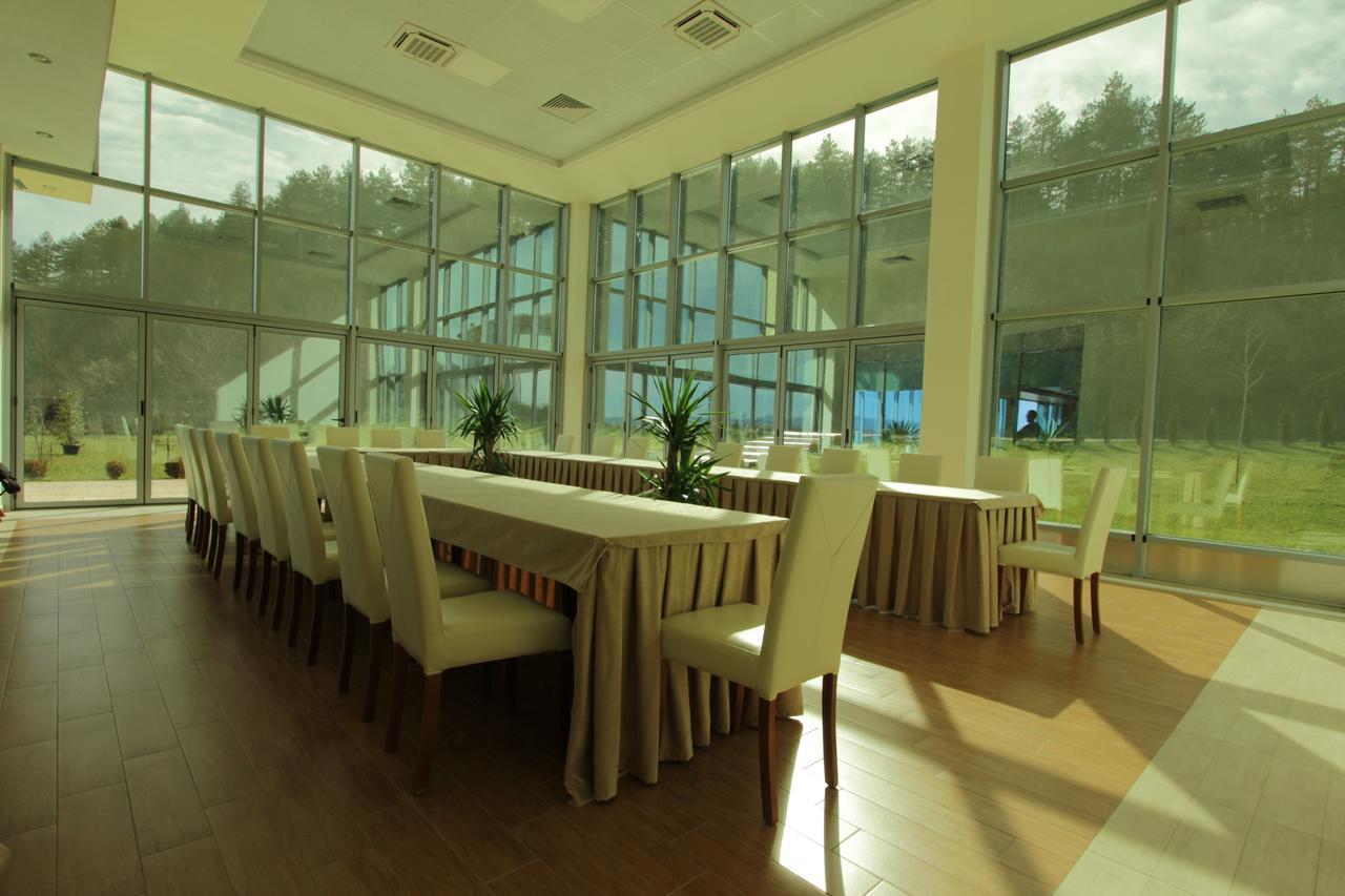 Hotel La Villa Gjakova Экстерьер фото