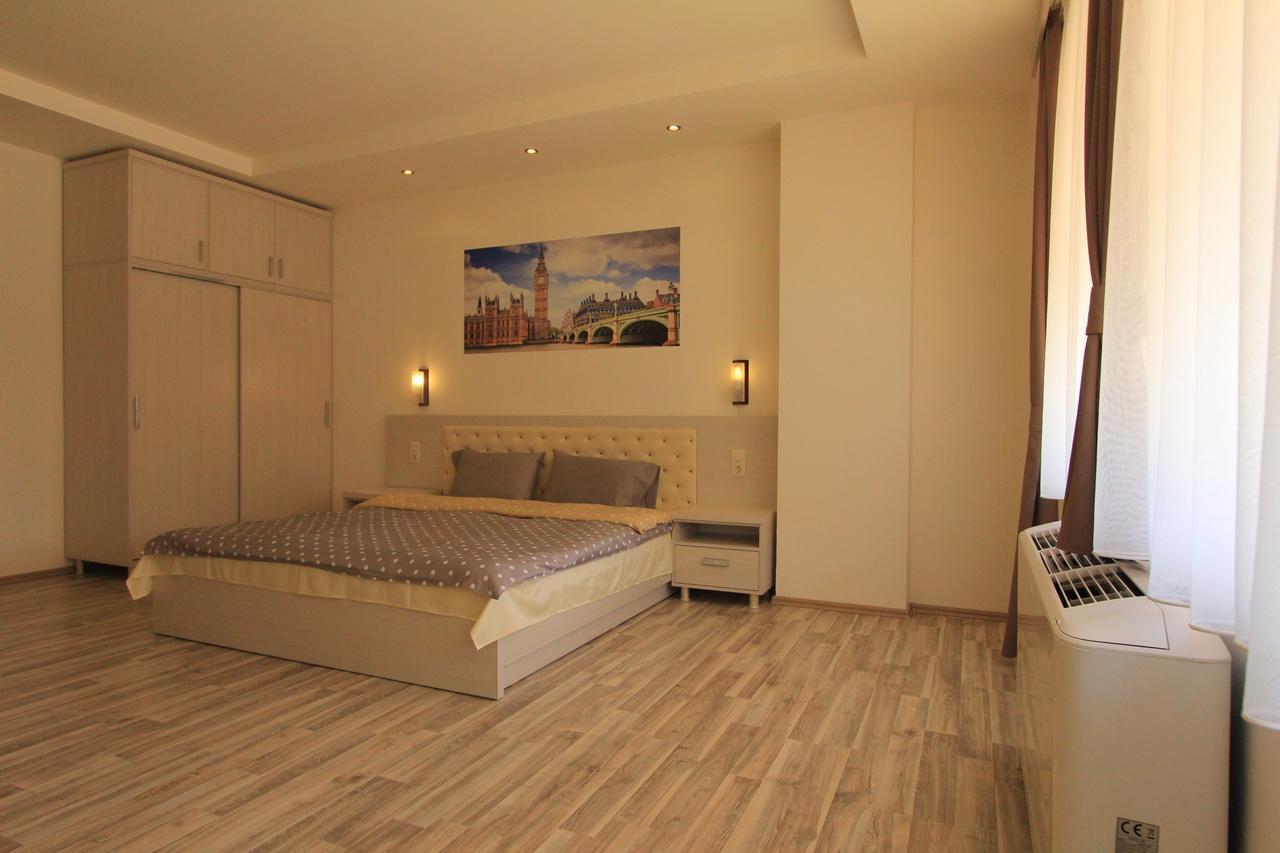 Hotel La Villa Gjakova Экстерьер фото